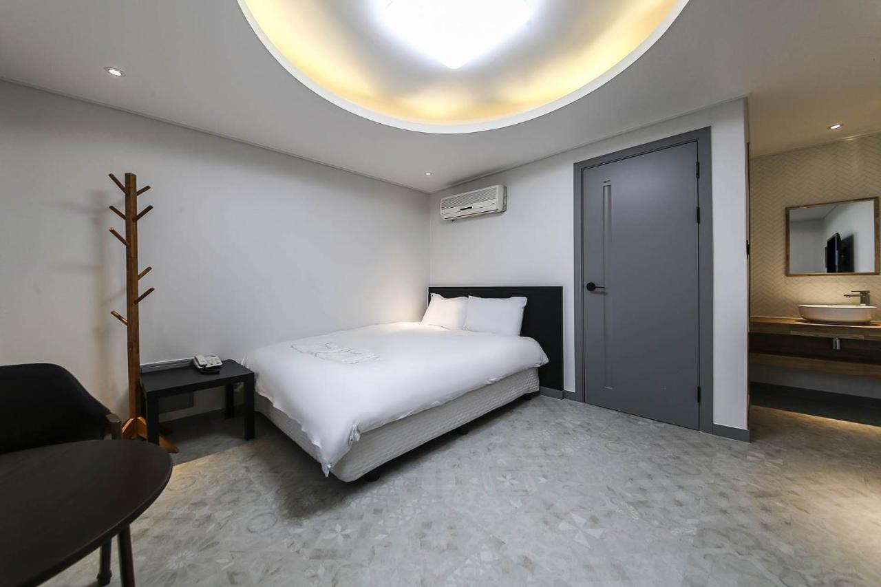 Mi Amor Motel Sokcho Exterior foto