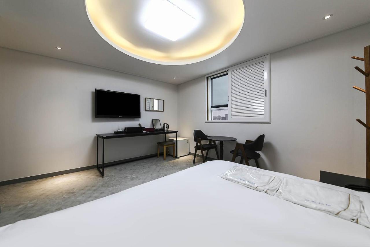 Mi Amor Motel Sokcho Exterior foto